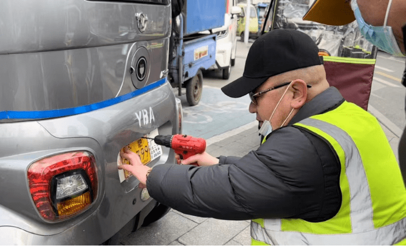 非标车备案上路，治理新规背后的安全考量与产业变革